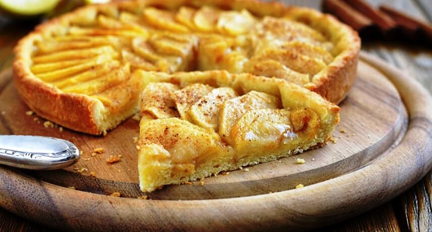 Tarte-de-maçã-22-Madeira-Traditional-Sweets-you-must-try